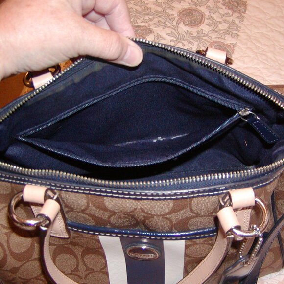 Coach Bag - Picture 5 of 6